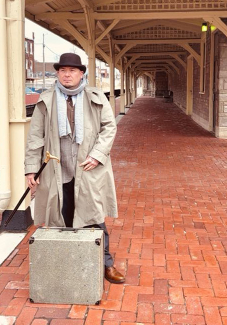harmer-steampunk-cosplaying-at-train-station